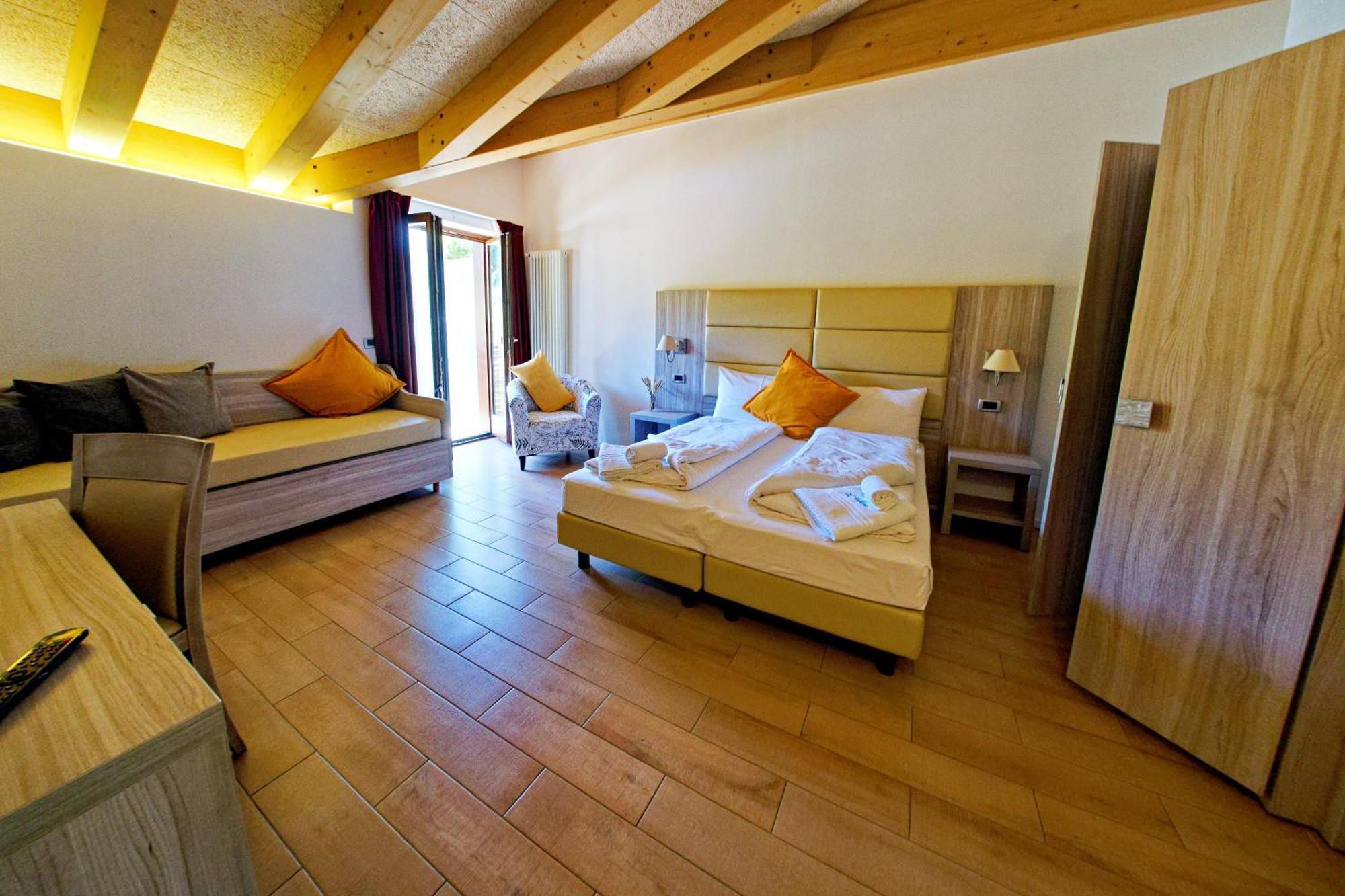 Rta Hotel Le Vallene แตร์ลาโก ภายนอก รูปภาพ