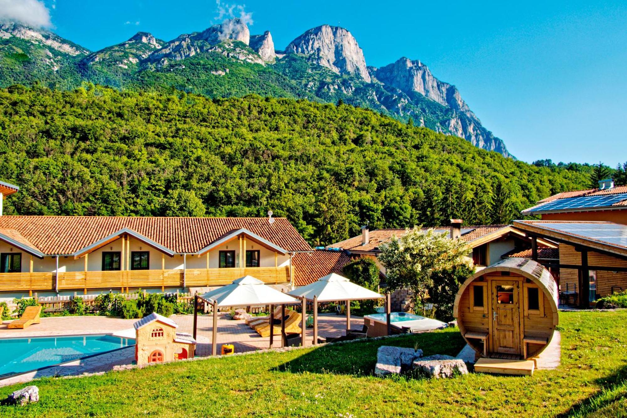 Rta Hotel Le Vallene แตร์ลาโก ภายนอก รูปภาพ