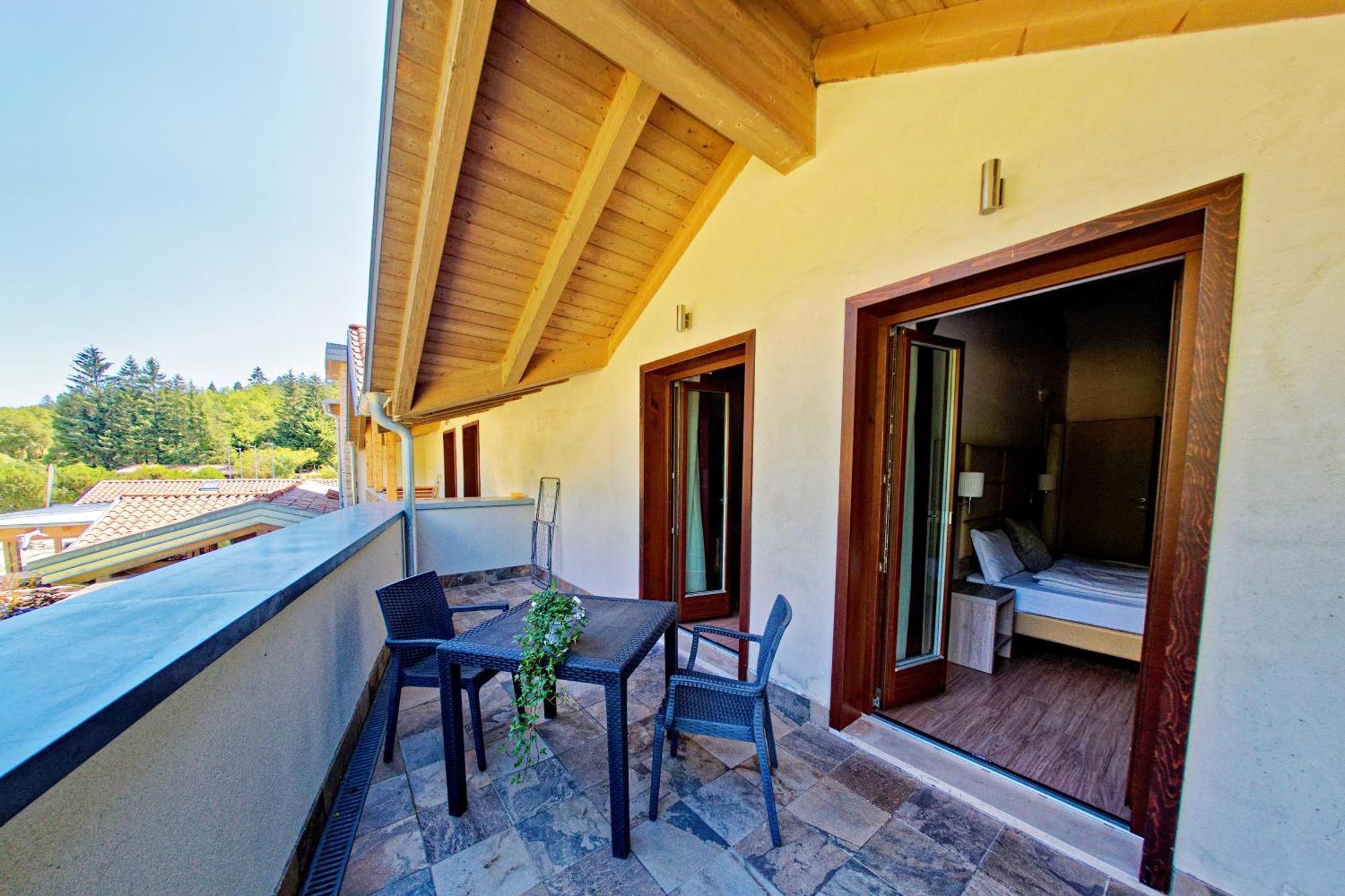 Rta Hotel Le Vallene แตร์ลาโก ภายนอก รูปภาพ